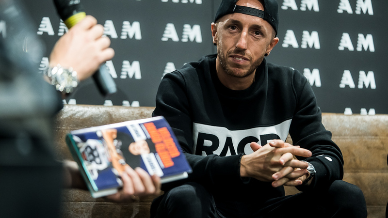 &quot;Minchia che spettacolo&quot;, la vita di Tony Cairoli nella sua autobiografia. E&#039; in libreria