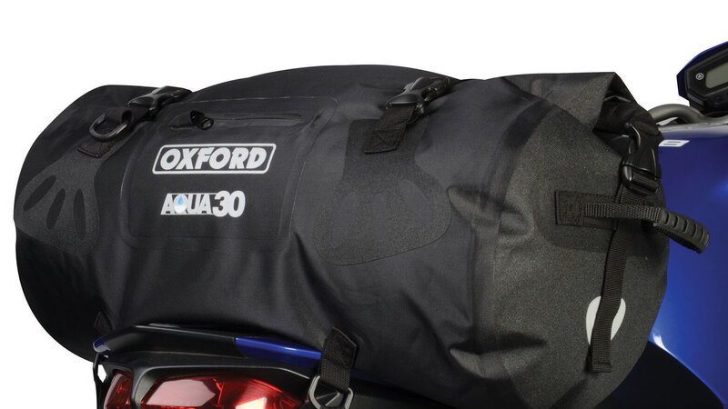 Oxford presenta la roll bag Aqua