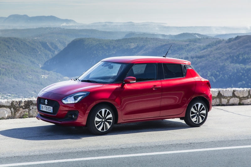 La Suzuki Swift &egrave; disponibile anche in versione ibrida, con differenza di costo minima rispetto al benzina