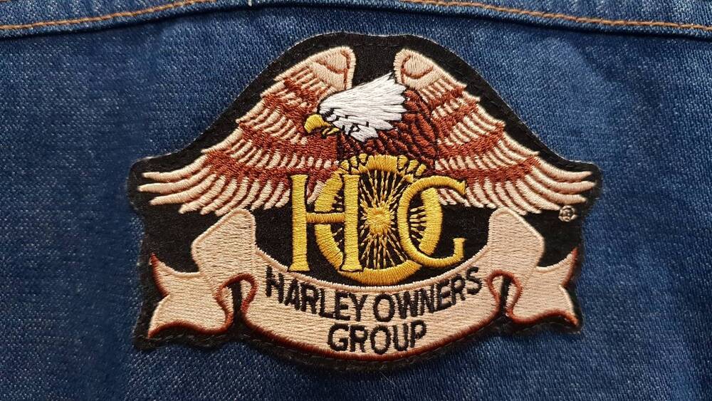 Giacca in jeans Wrangler con patch Harley-Davidson (6)