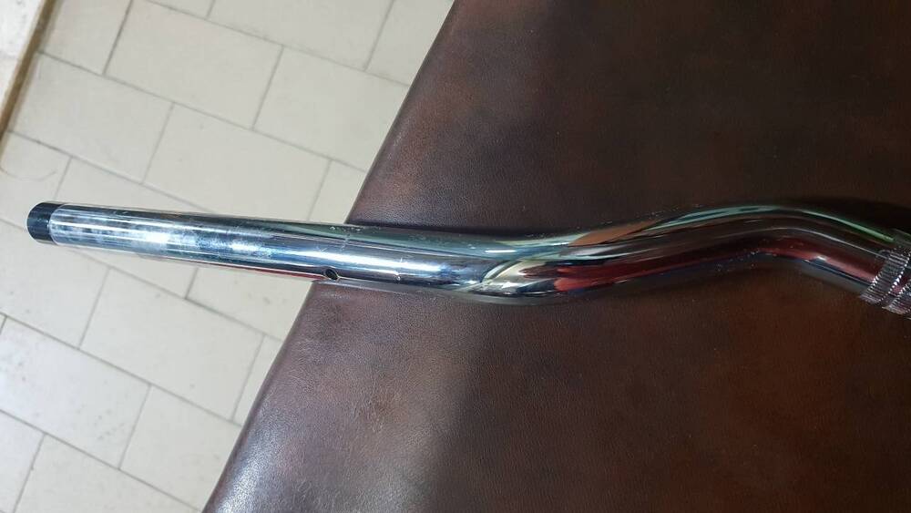 Manubrio originale Triumph Speed Triple 1050 (3)