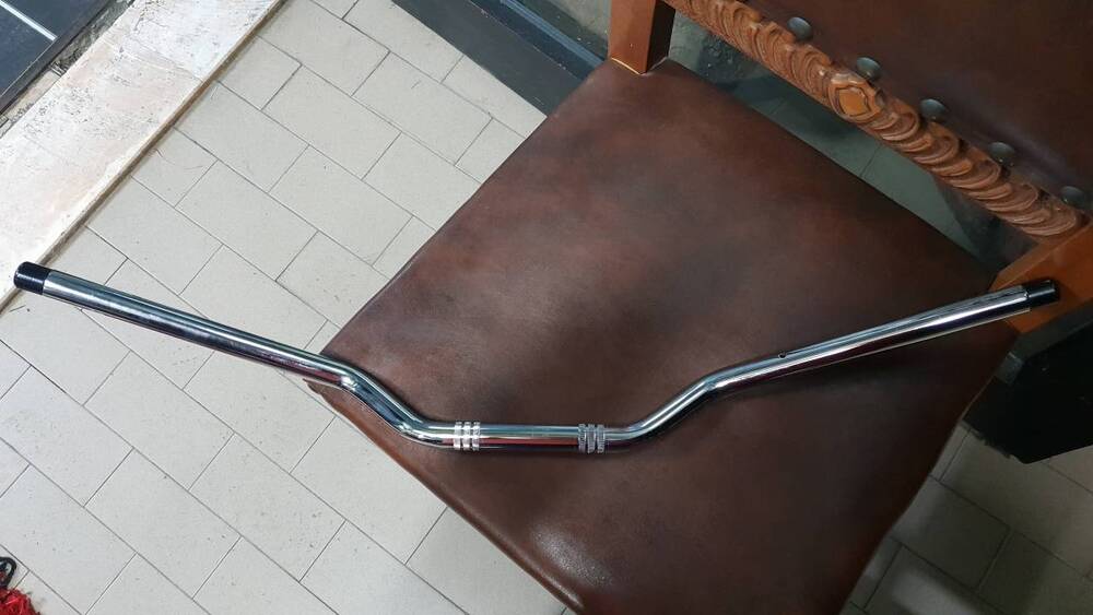 Manubrio originale Triumph Speed Triple 1050 (4)