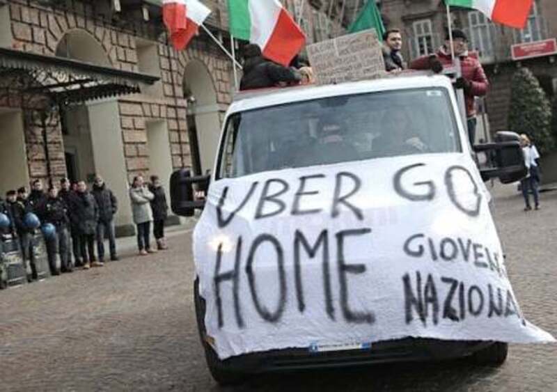 Uber Taxi sbarcherà a Torino, taxisti già sul piede di guerra