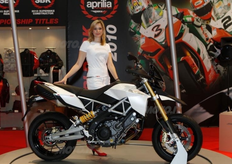 Tra le novit&agrave; del Gruppo Piaggio: Aprilia RSV4 APRC SE