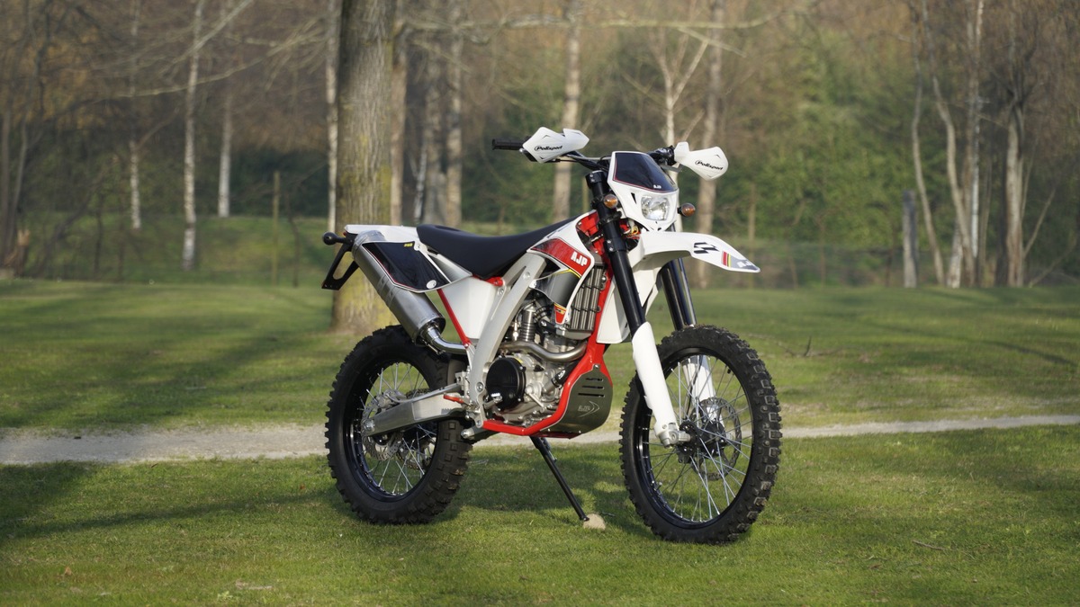 AJP PR5 250 Enduro (2017 - 18)