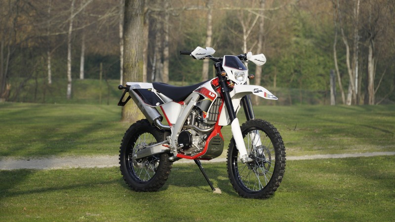 AJP PR5 250 Enduro PR5 250 Enduro (2017 - 18)