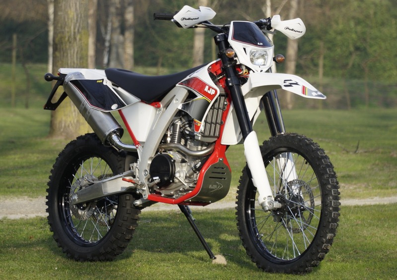 AJP PR5 250 Enduro PR5 250 Enduro (2017 - 18)