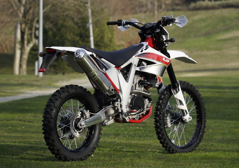 AJP PR5 250 Enduro PR5 250 Enduro (2017 - 18) (3)