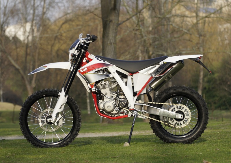 AJP PR5 250 Enduro PR5 250 Enduro (2017 - 18) (2)