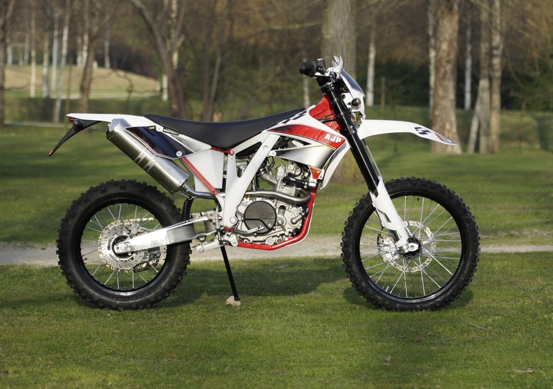 AJP PR5 250 Enduro PR5 250 Enduro (2017 - 18) (4)