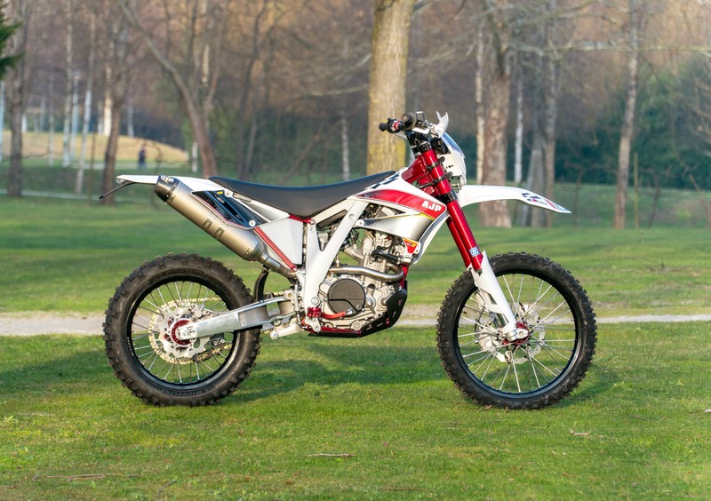 AJP PR5 250 Extreme PR5 250 Extreme (2017 - 18) (3)