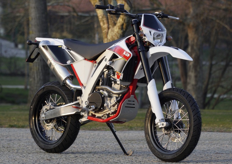 AJP PR5 250 Supermoto PR5 250 Supermoto (2017 - 18)