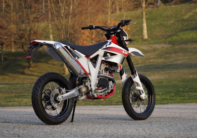 AJP PR5 250 Supermoto PR5 250 Supermoto (2017 - 18) (3)