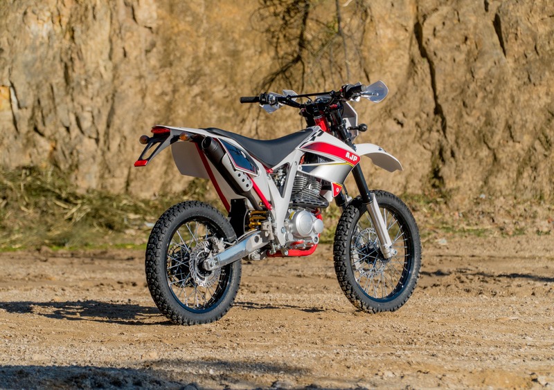 AJP PR3 240 Enduro PR3 240 Enduro Pro (2017 - 18) (4)