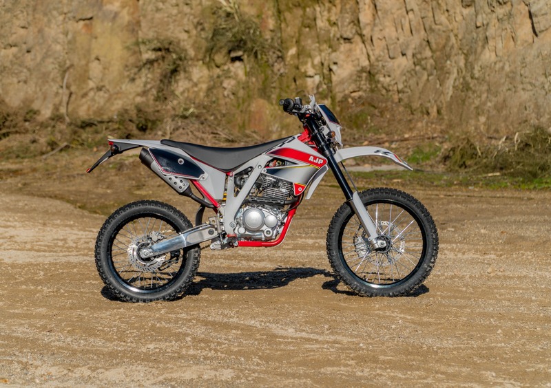 AJP PR3 240 Enduro PR3 240 Enduro Pro (2017 - 18) (2)