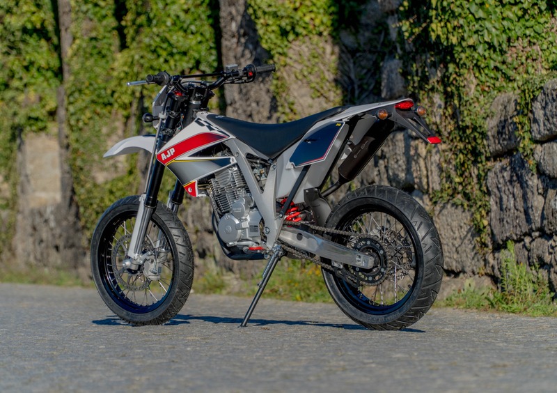 AJP PR3 240 Supermoto PR3 240 Supermoto (2017 - 18) (2)