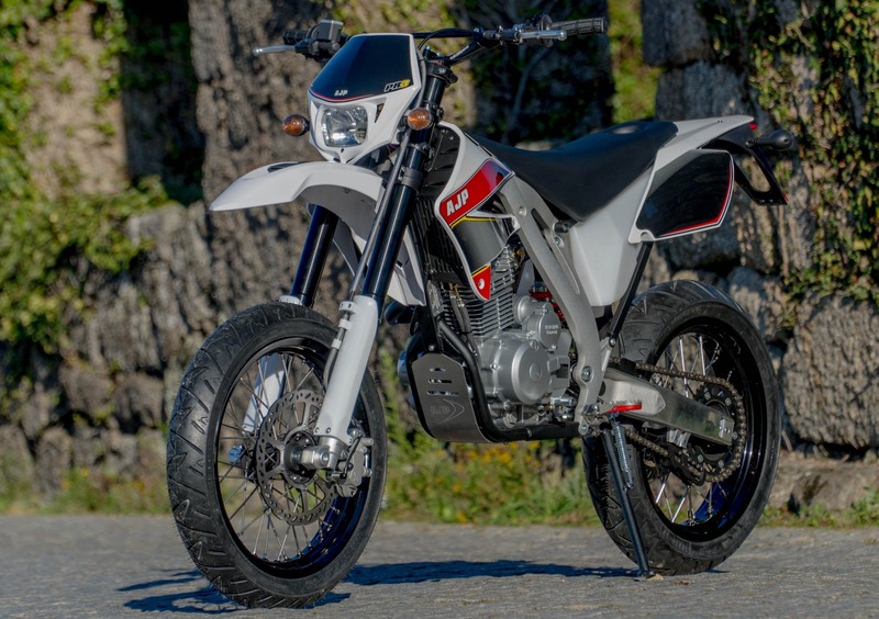 AJP PR3 240 Supermoto PR3 240 Supermoto (2017 - 18)