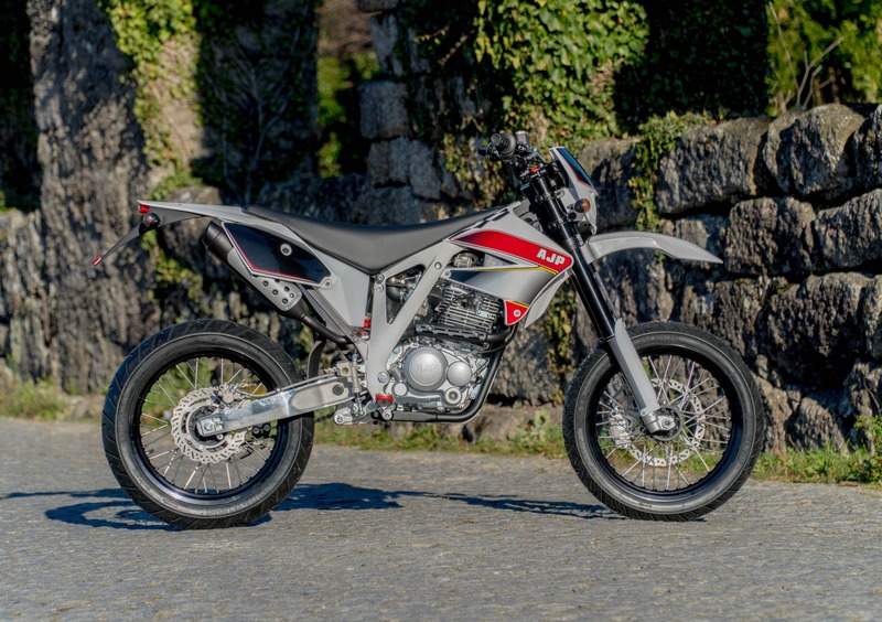 AJP PR3 240 Supermoto PR3 240 Supermoto (2017 - 18) (3)