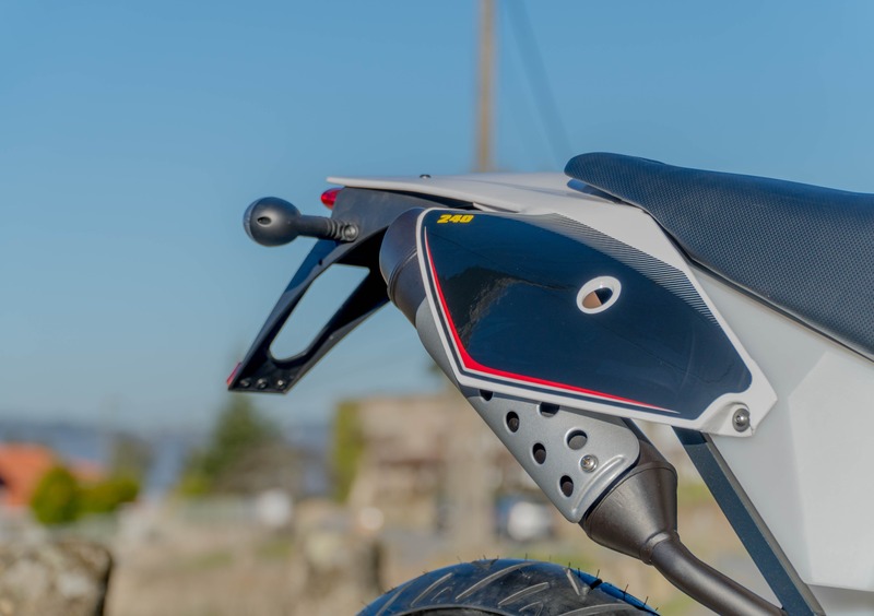 AJP PR3 240 Supermoto PR3 240 Supermoto (2017 - 18) (8)