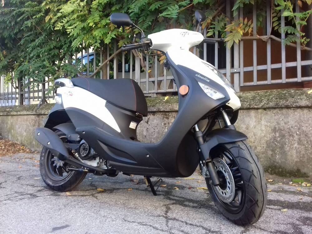 Daelim S4 50 4t (2011 - 18) (2)