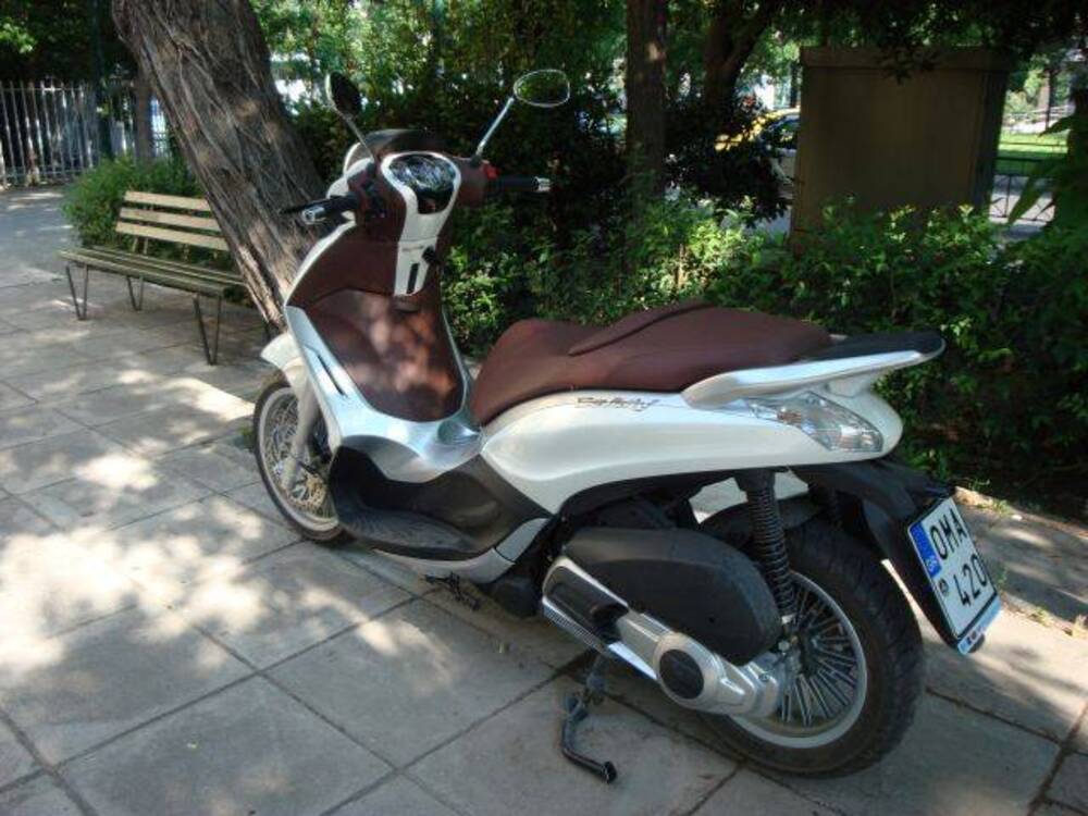 Piaggio Beverly 300 i.e. ABS-ASR (2016 - 20) (6)