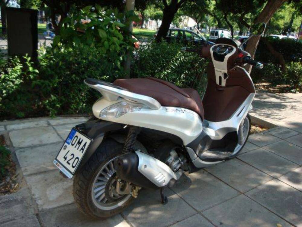 Piaggio Beverly 300 i.e. ABS-ASR (2016 - 20) (5)