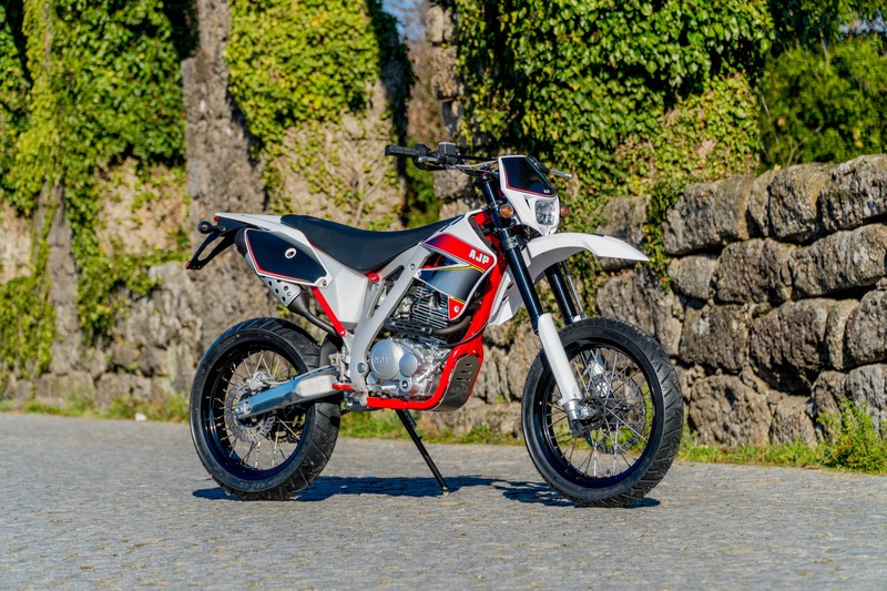 AJP PR3 125 Supermoto Pro PR3 125 Supermoto Pro (2017 - 18)