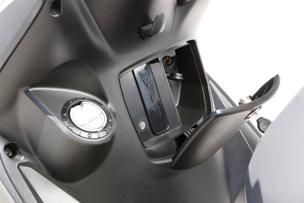 Kymco Agility 150i R16 + ABS (2017 - 20) (4)