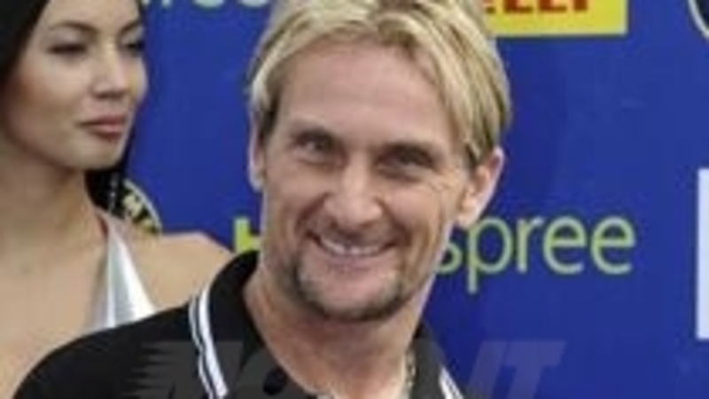 Carl Fogarty torna in pista con la Ducati 848