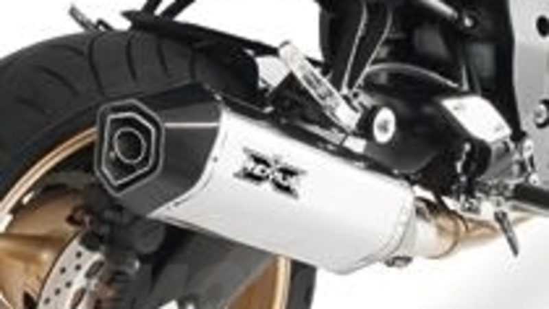 Remus: terminali Hexacone omologati per Yamaha FZ8