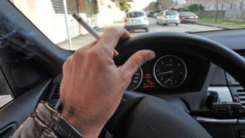 Divieto totale di fumare in auto: il disegno di legge