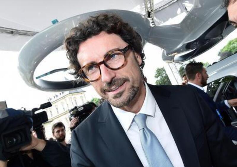 Auto con targa estera in Italia: furbetto o lavoratore? In arrivo le deroghe di Toninelli