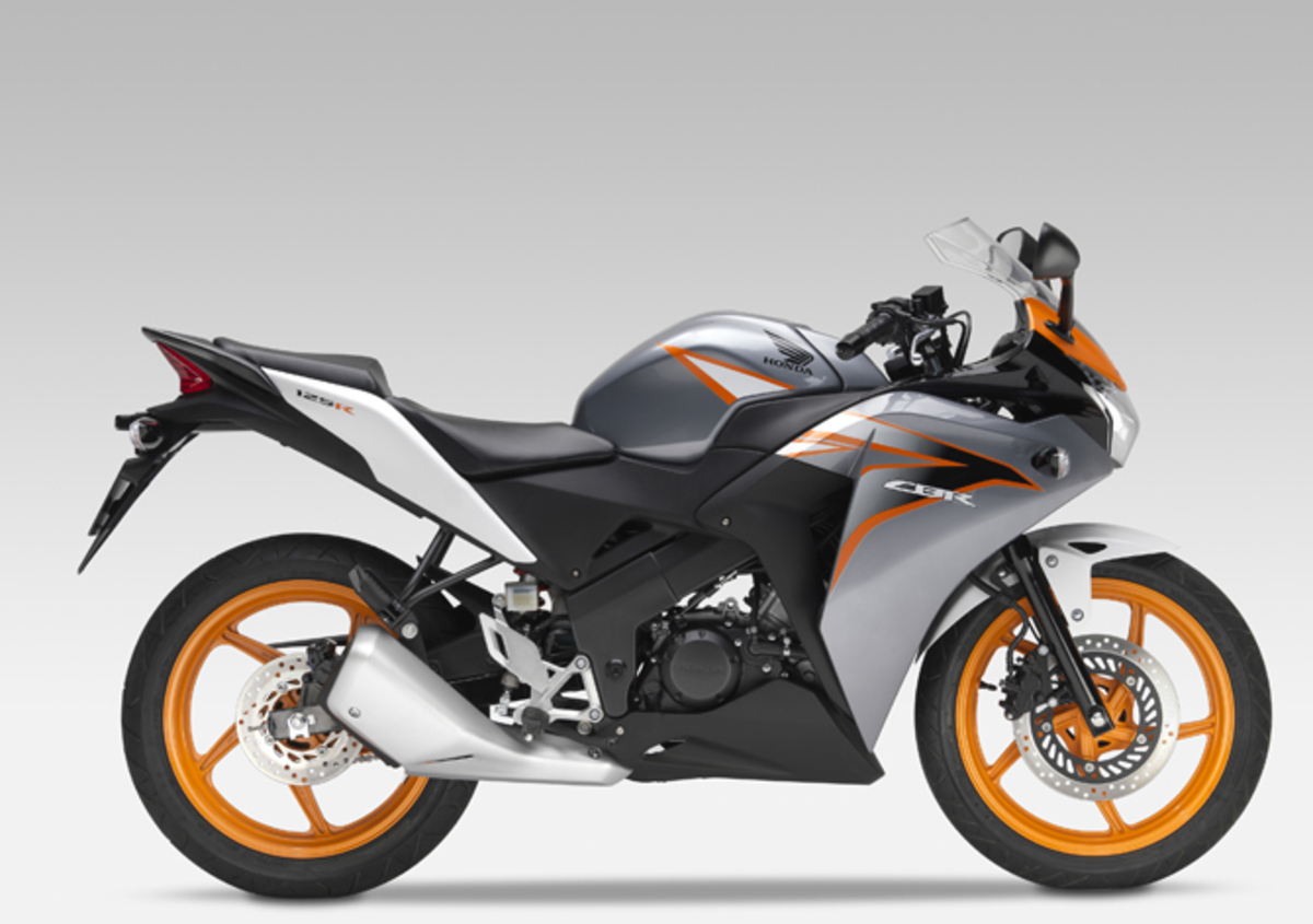 Repsol Honda Cbr 125r Cbr 125 Prezzo Honda Presenta Al Salone Di - Main Image