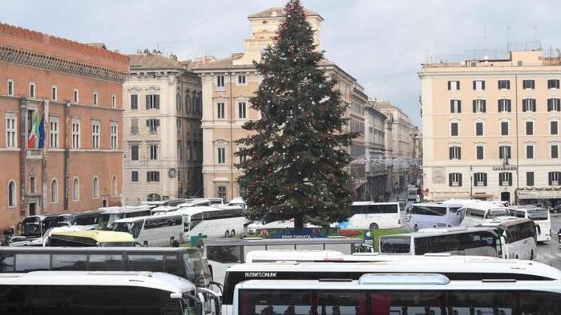 Roma, protesta bus turistici: centro paralizzato