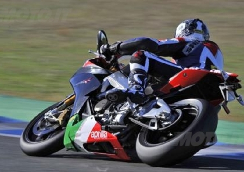 Francesco Rocca racconta le Pirelli dedicate all&#039;Aprilia RSV4 Factory