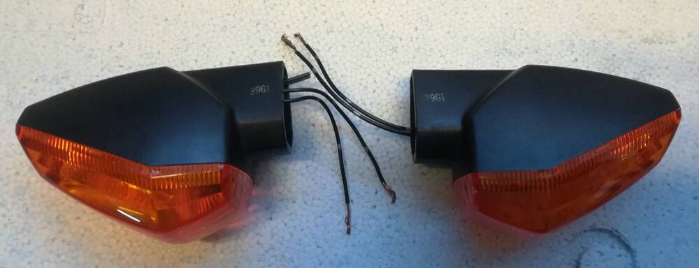 Suzuki GSX-R frecce originali indicatori direzione (2)