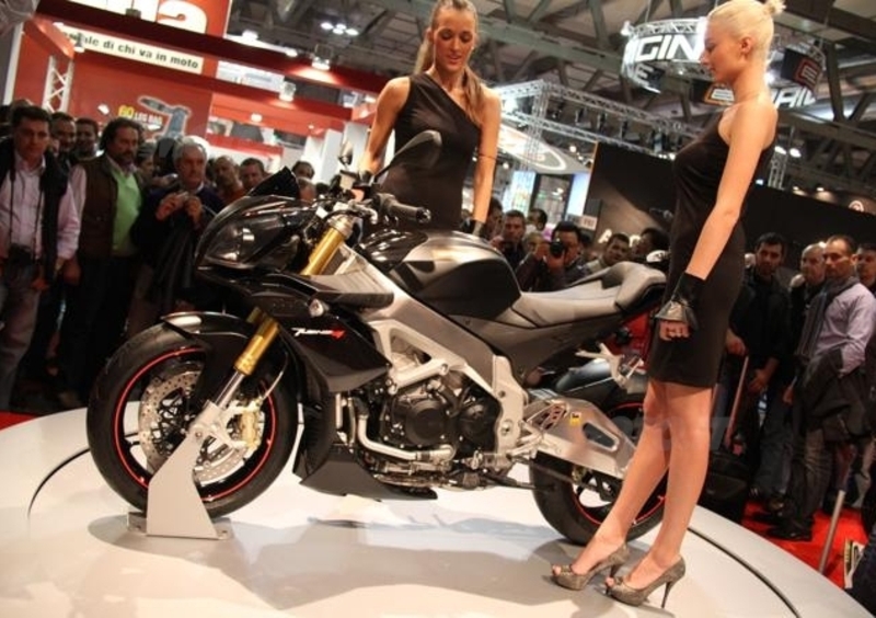 Aprilia Tuono V4 R presentata all&rsquo;EICMA