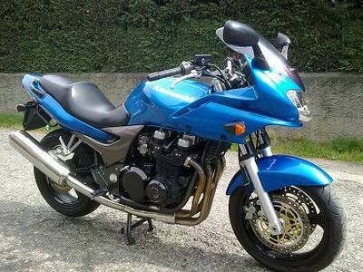Kawasaki ZR 7S usata