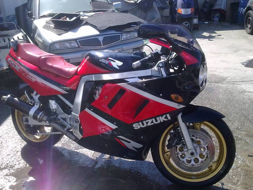 Suzuki GSX R 1100 (1989 - 90) (2)