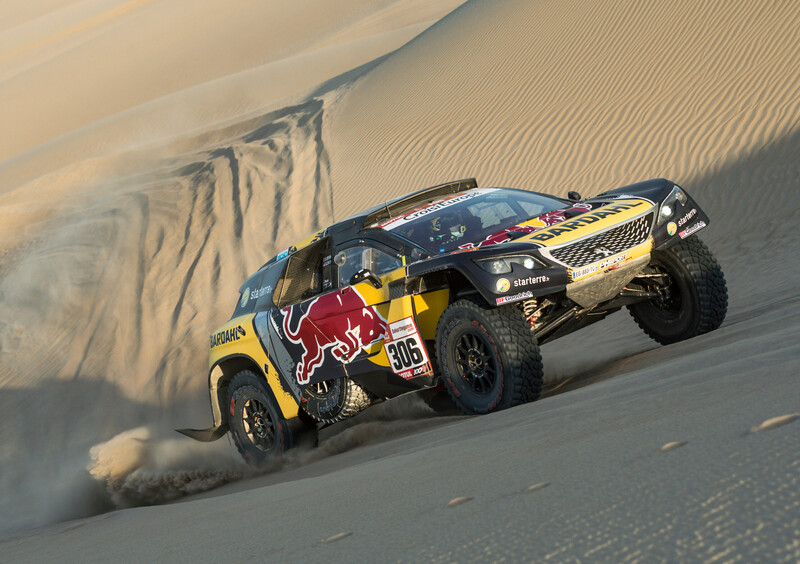 Dakar 2019 100% Per&ugrave;. Walkner (KTM) e Loeb (Peugeot) UFO a Nazca