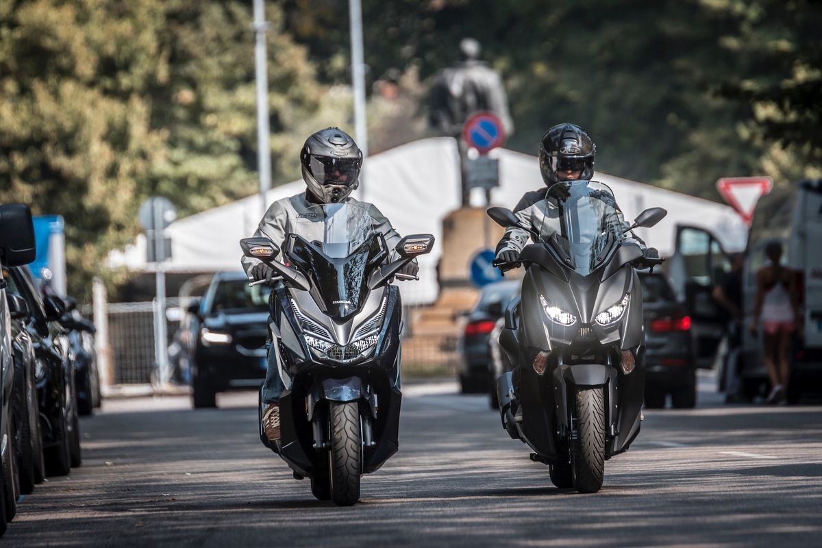 Xadv 750 Vs Yamaha Tmax Vs Xadv Honda Forza Vs Yamaha X Max Honda