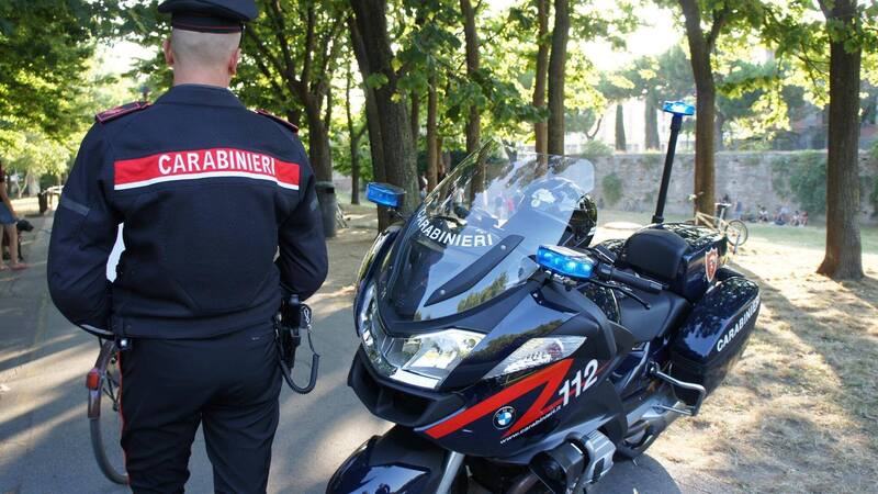 Prete ubriaco inseguito e fermato dai Carabinieri. Accade in Sardegna