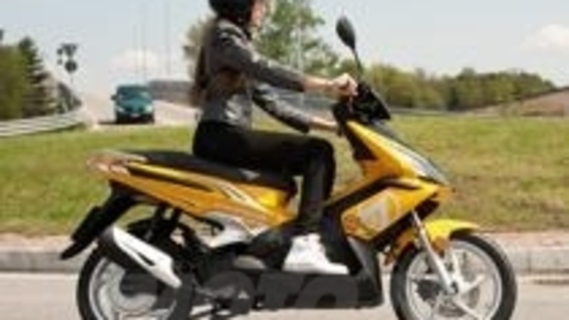 Aspes: due nuovi scooter ibridi e due biciclette a pedalata assistita