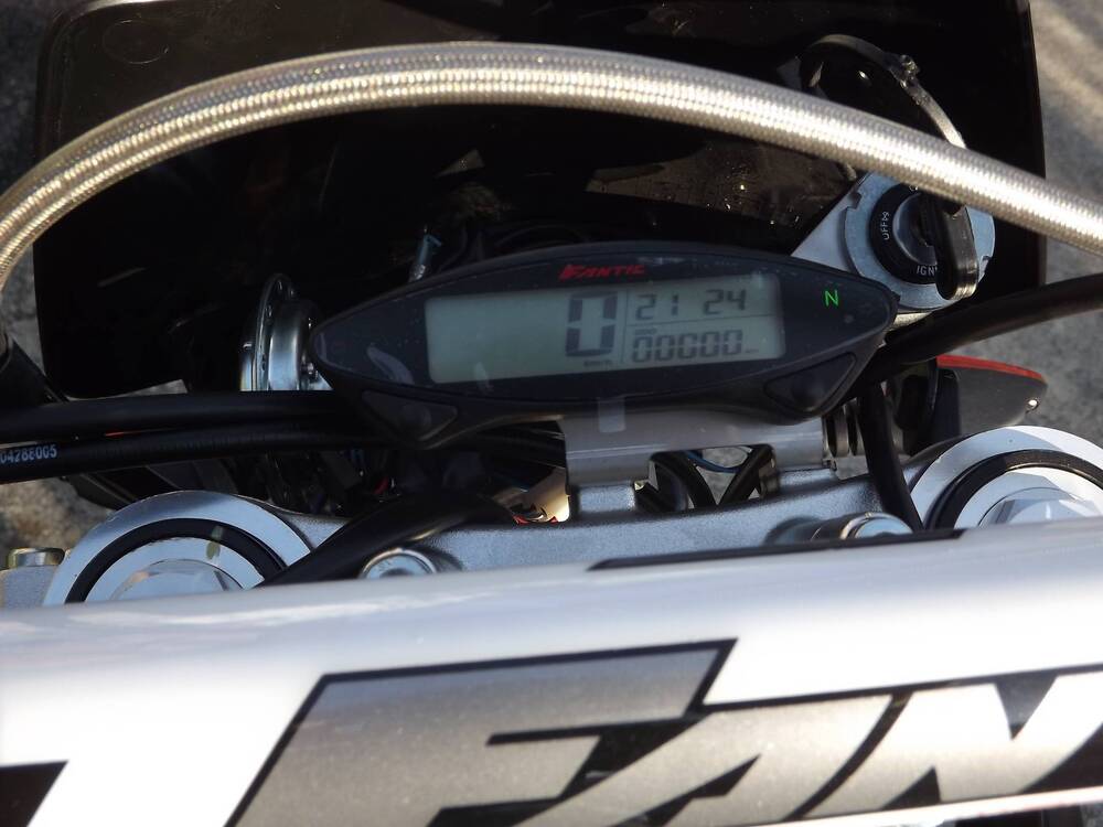 Fantic Motor Motard 50 Performance 2t (2020) (4)