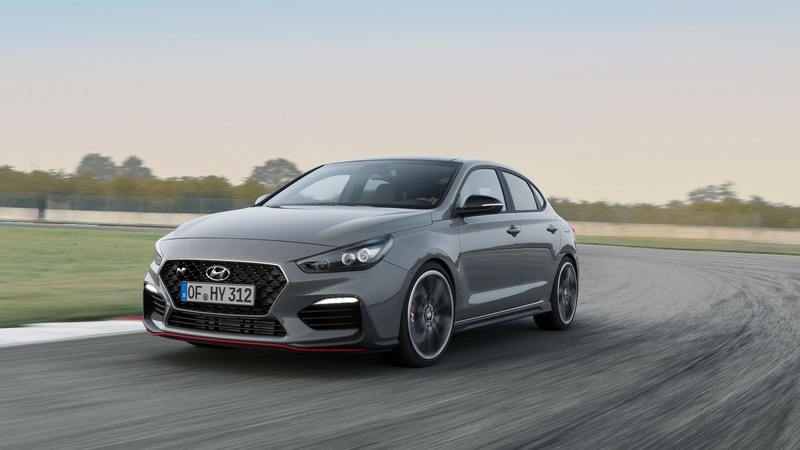 Hyundai i30 Fastback N, grinta da vendere e quanto divertimento [Video]