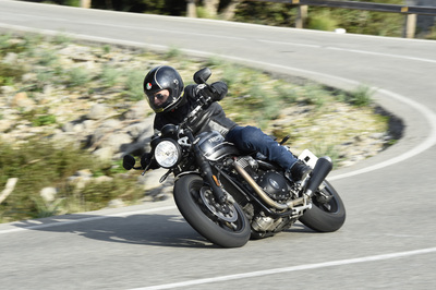 Triumph Speed Twin. Sportiva in abito classico