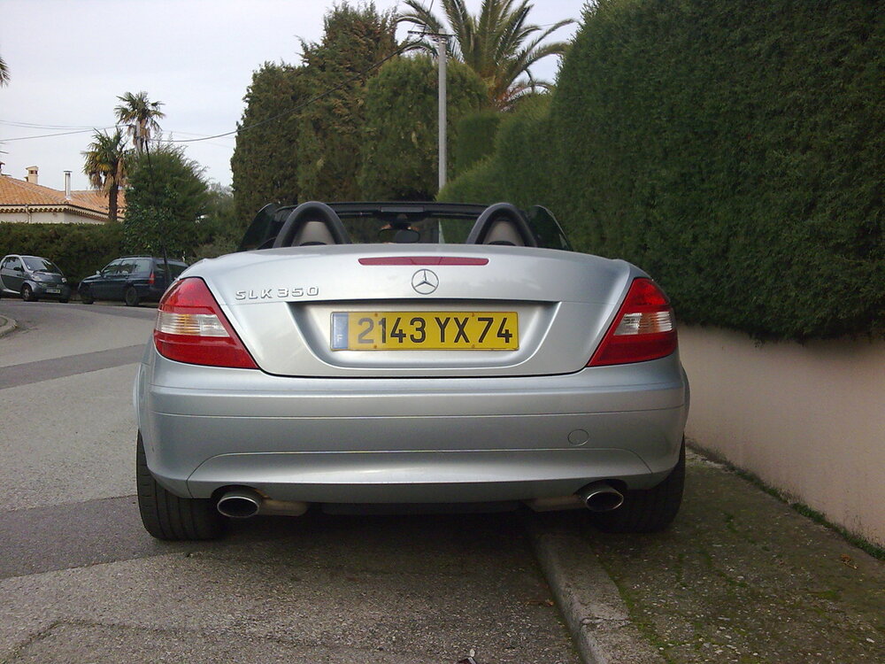 Una bella roadster usata per andare con l&#039;aria addosso sentendo tutti i 6 cilindri che frullano? Il Superbollo italiano si paga, quando i CV sono troppi (&gt;251)