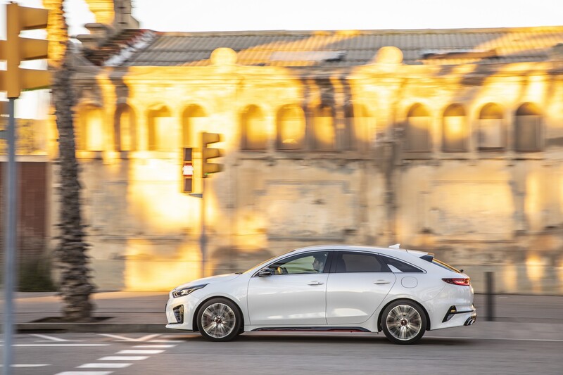 La nuova Kia Proceed GT, 1.6 turbo benzina da 204 CV