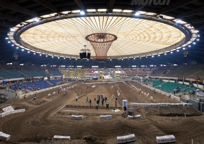 Enduro Indoor di Genova. La pista &egrave; pronta!