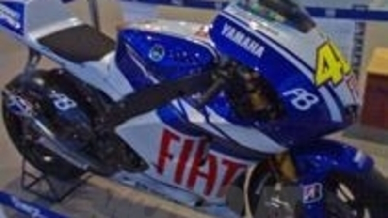 La Yamaha di Rossi in mostra a Bosisio per sostenere Ospedale Amico